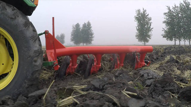 Disc Mouldboard Plough